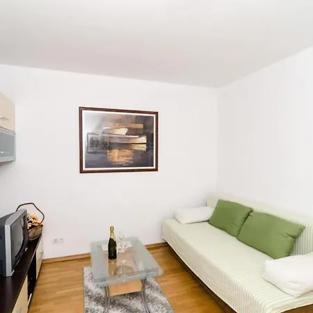 Mony-one Bedroom With Terrace - Ground Floor شقة *