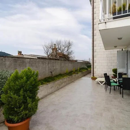 Mony-one Bedroom With Terrace - Ground Floor * דוברובניק