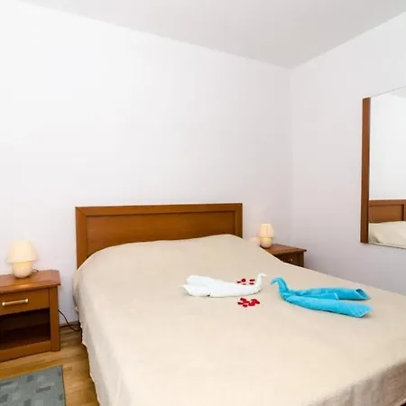 Mony-one Bedroom With Terrace - Ground Floor דירה *