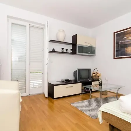 Mony-one Bedroom With Terrace - Ground Floor 公寓 杜布罗夫尼克